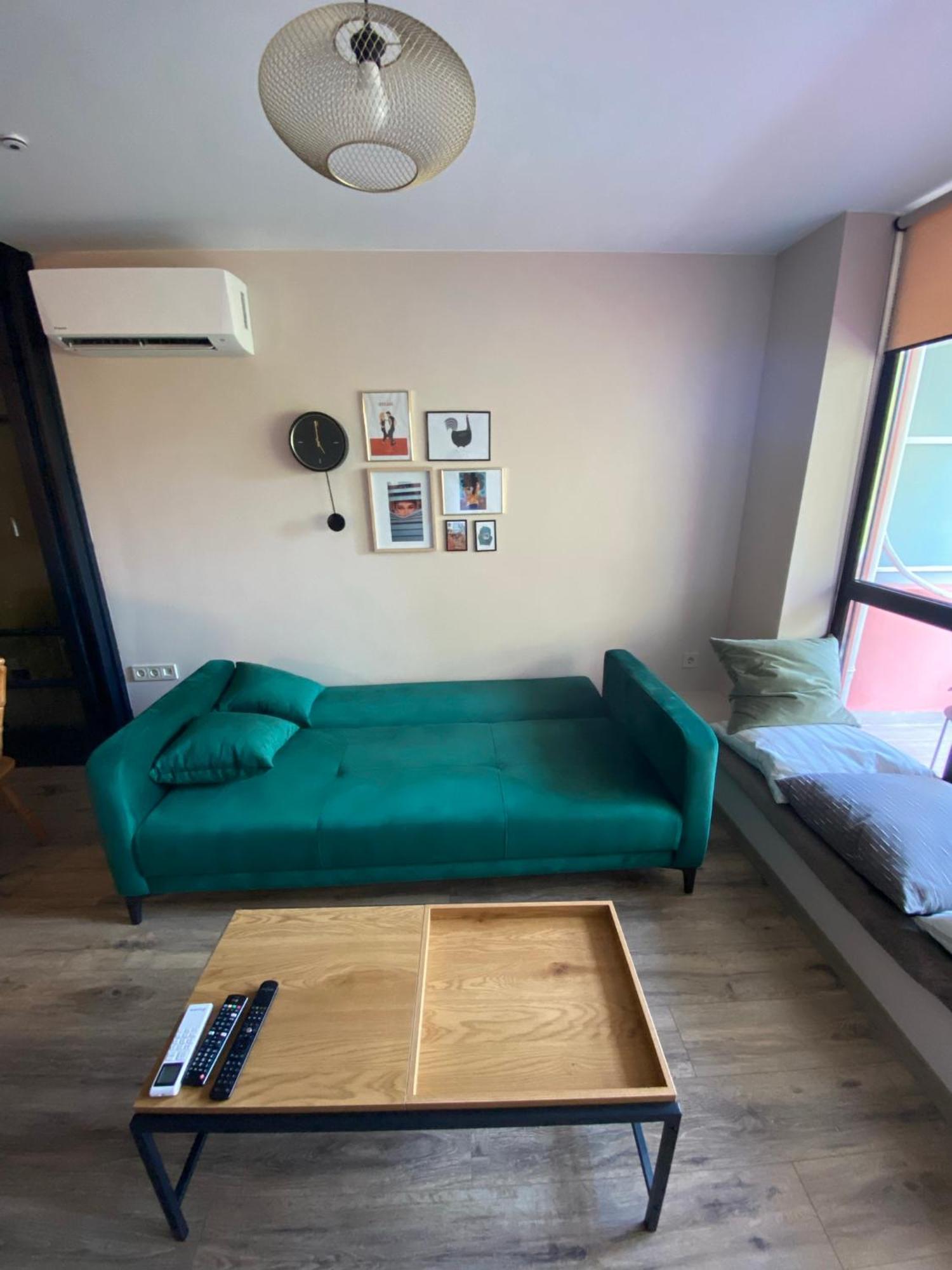 Lovely 1 Bedroom Apartment In The Heart Of Варна Экстерьер фото